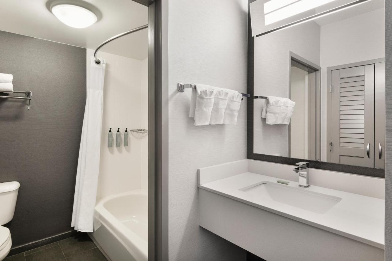 Hotel Courtyard By Marriott Burlington Exterior foto