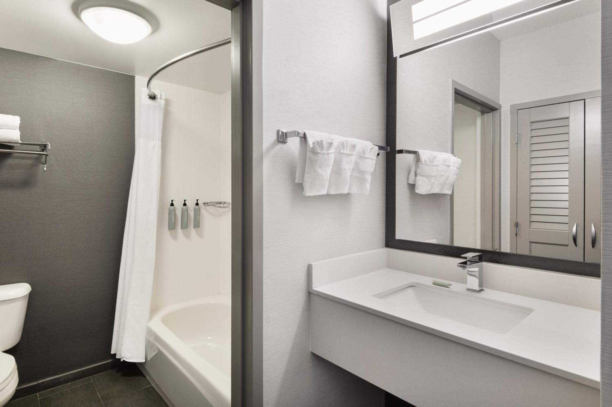 Hotel Courtyard By Marriott Burlington Exterior foto