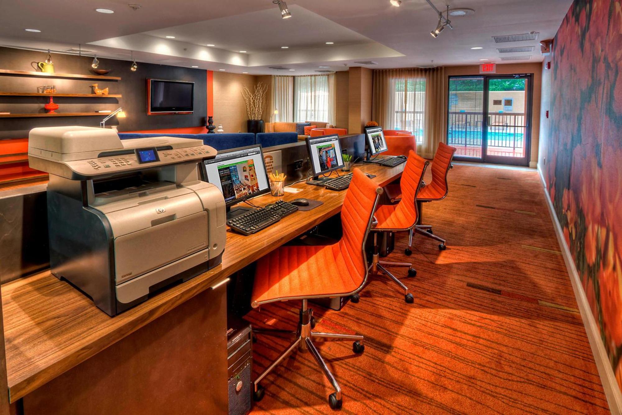 Hotel Courtyard By Marriott Burlington Exterior foto