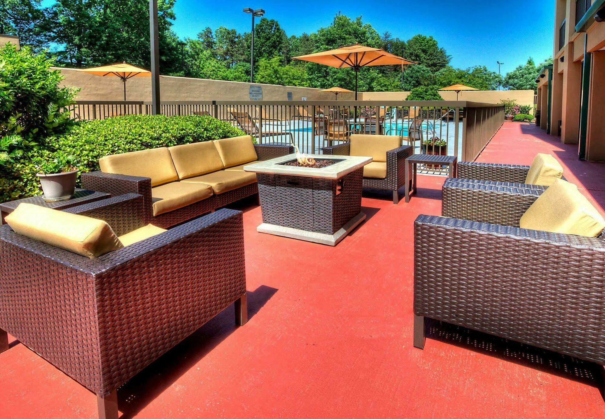 Hotel Courtyard By Marriott Burlington Exterior foto